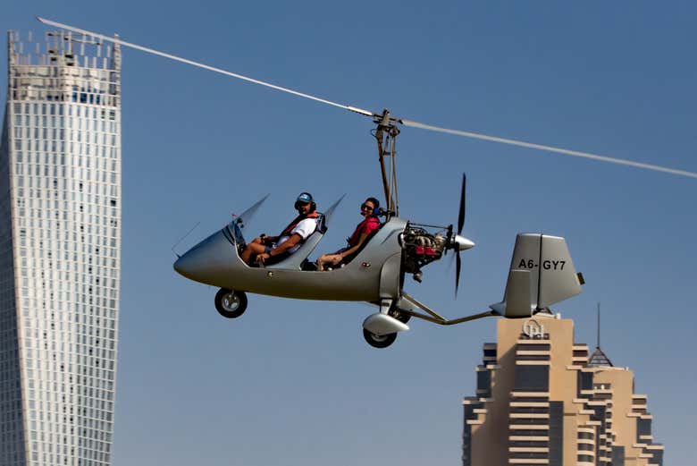A bordo dell'autogiro a Dubai