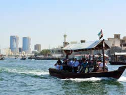 Abra attraversando Dubai Creek