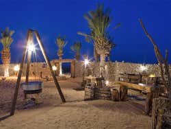Accampamento di lusso nel deserto di Dubai