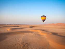 Giro in molgolfiera per il deserto di Al Ain