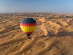 Giro in molgolfiera per il deserto di Dubai