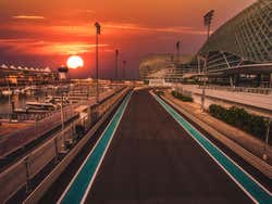Circuito Yas Marina al tramonto