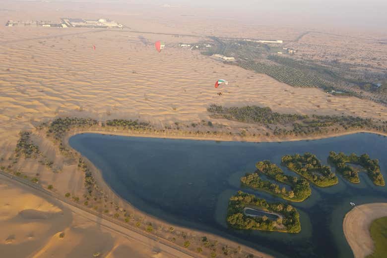Sorvolando il deserto di Dubai