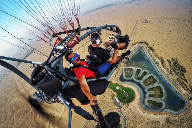 In paramotore a Dubai