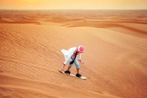 Sandboarding nel deserto di Dubai